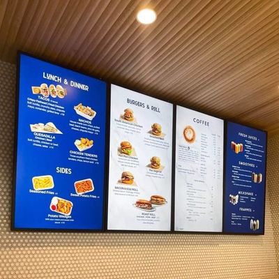 32 inch Wall Mounted Digital Signage 450nits Android System 1080P